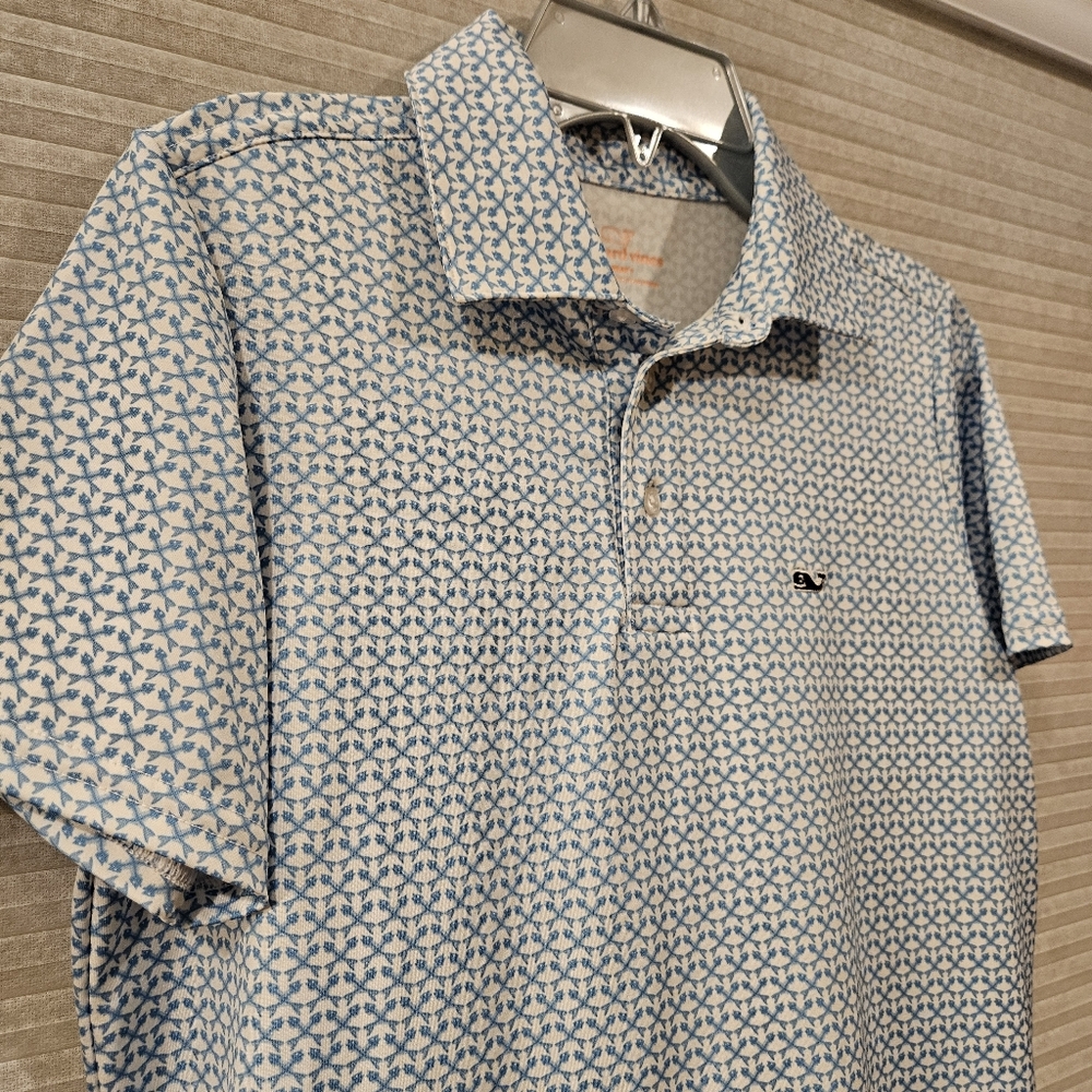 Vineyard Vines Boys Size M Top